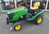 John Deere 1026 R  compact traktor